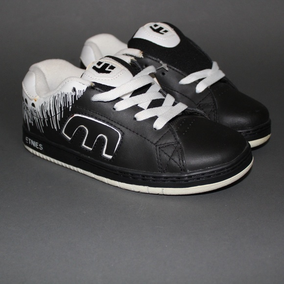 etnies kids shoes